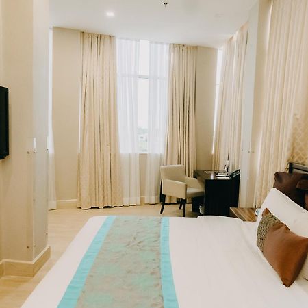 Goldberry Suites And Hotel - Mactan Lapu-Lapu City Buitenkant foto