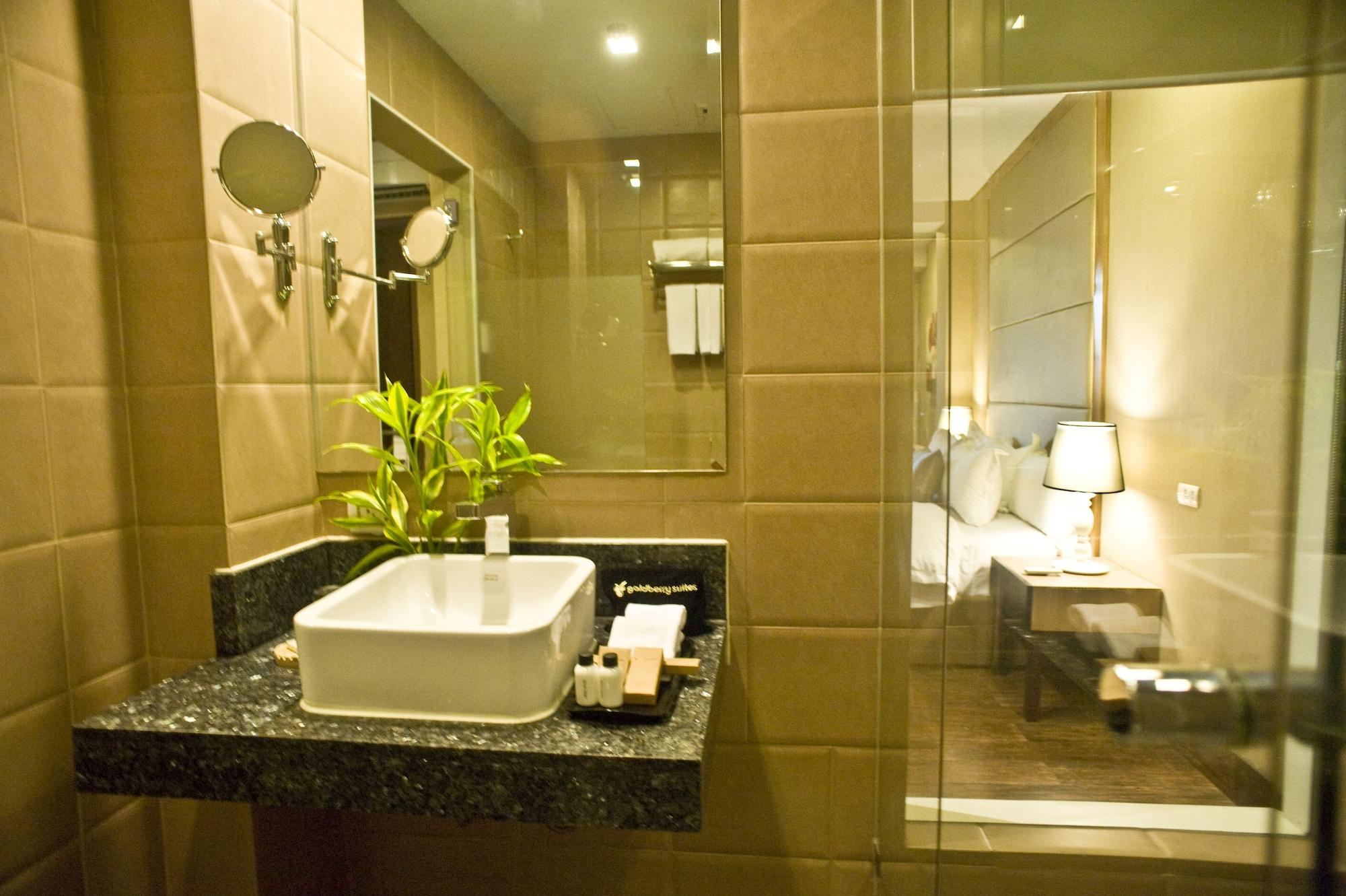 Goldberry Suites And Hotel - Mactan Lapu-Lapu City Buitenkant foto