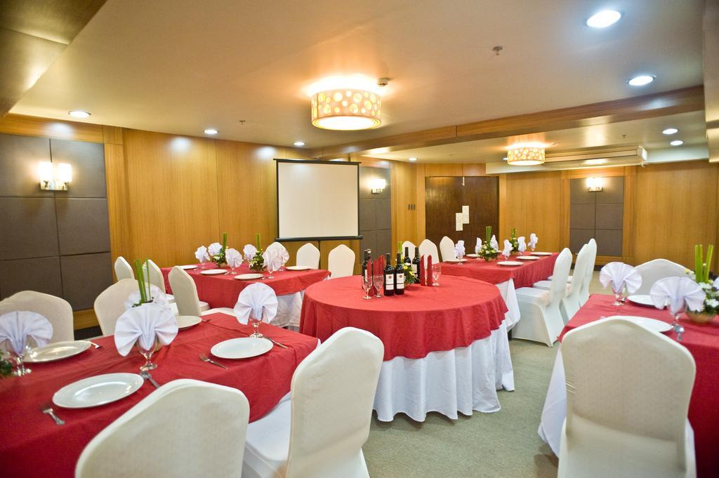 Goldberry Suites And Hotel - Mactan Lapu-Lapu City Buitenkant foto