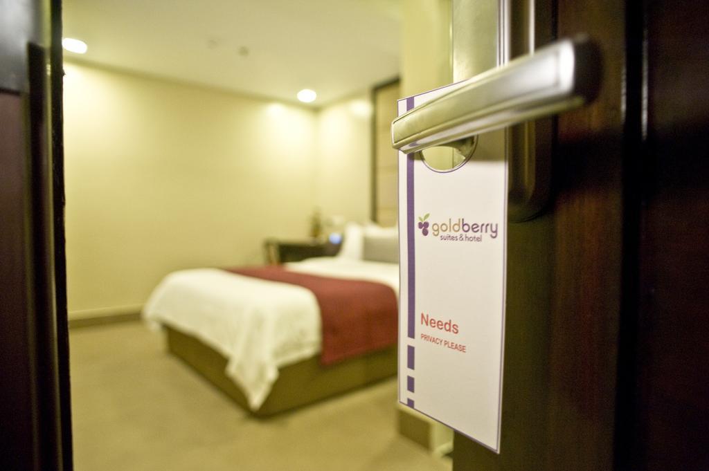 Goldberry Suites And Hotel - Mactan Lapu-Lapu City Buitenkant foto