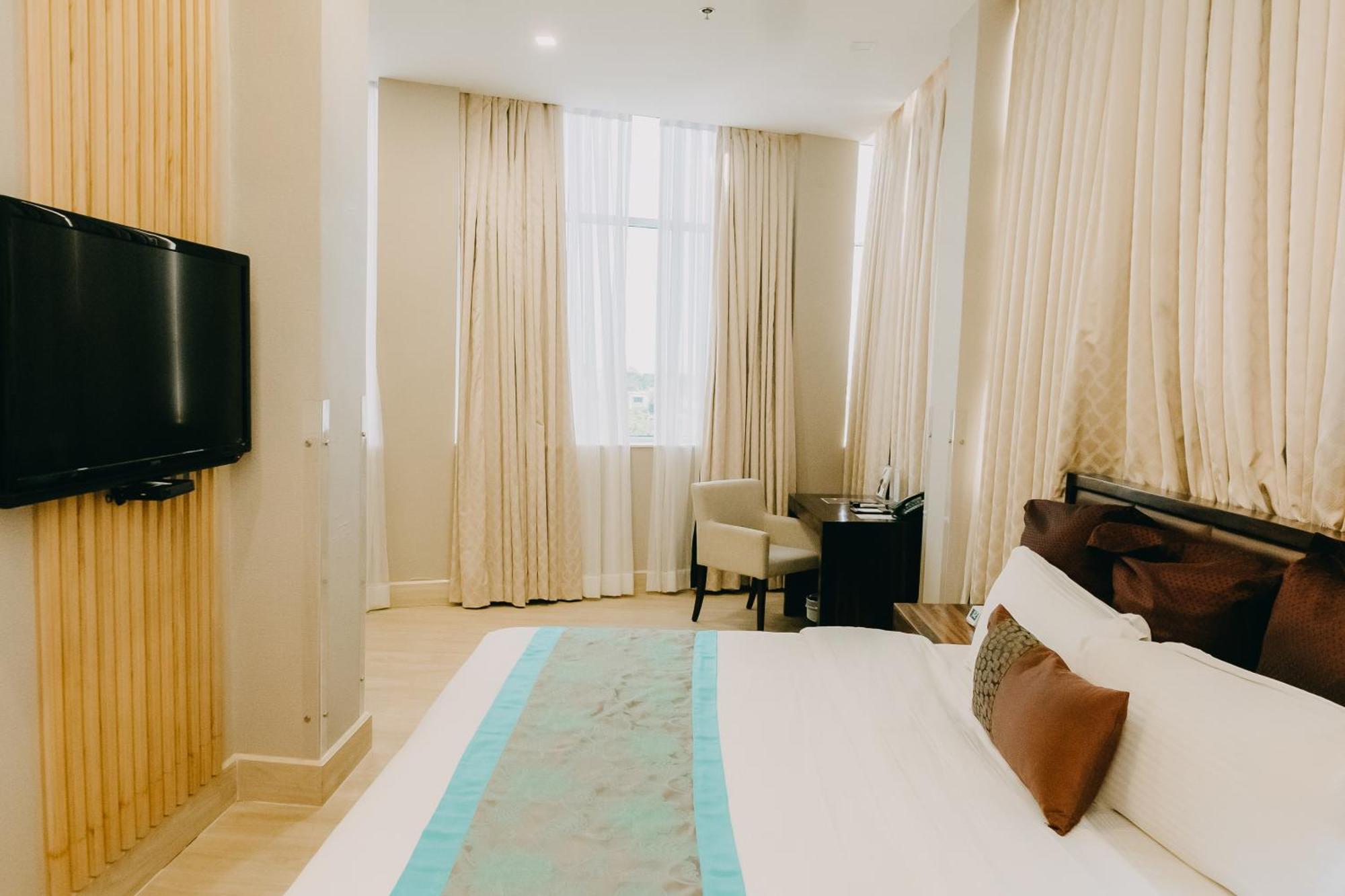 Goldberry Suites And Hotel - Mactan Lapu-Lapu City Buitenkant foto